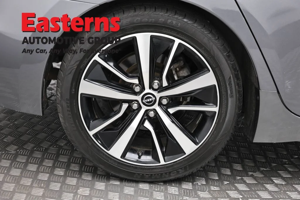 Used 2023 Gray Nissan SV image 31