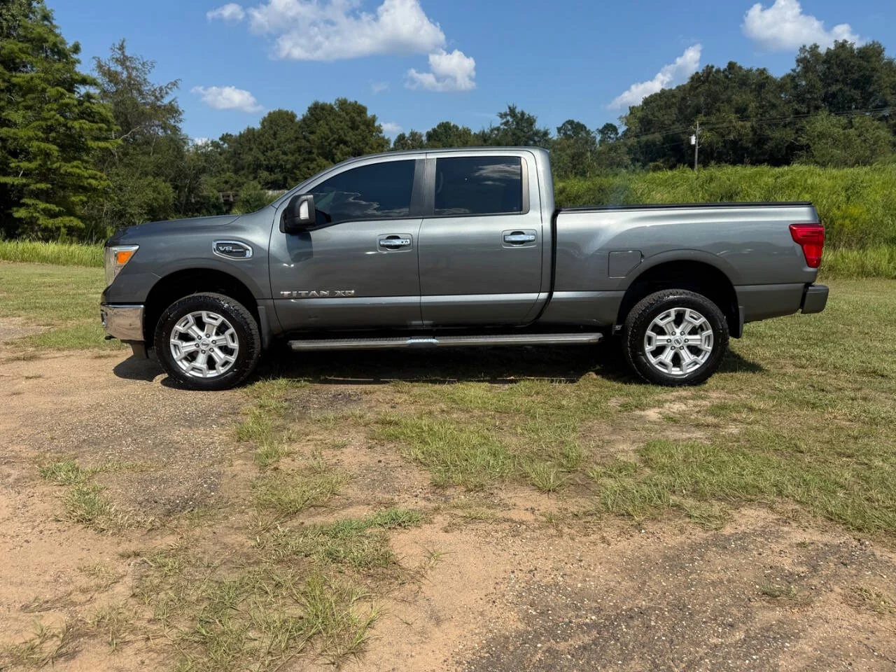 Used 2017 Gray Nissan SV 4x4 4dr Crew Cab image 2