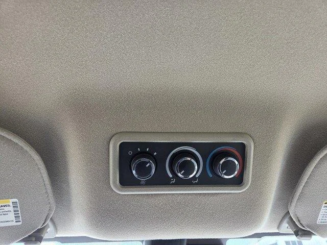 Used 2025 Summit White Chevrolet LT image 18