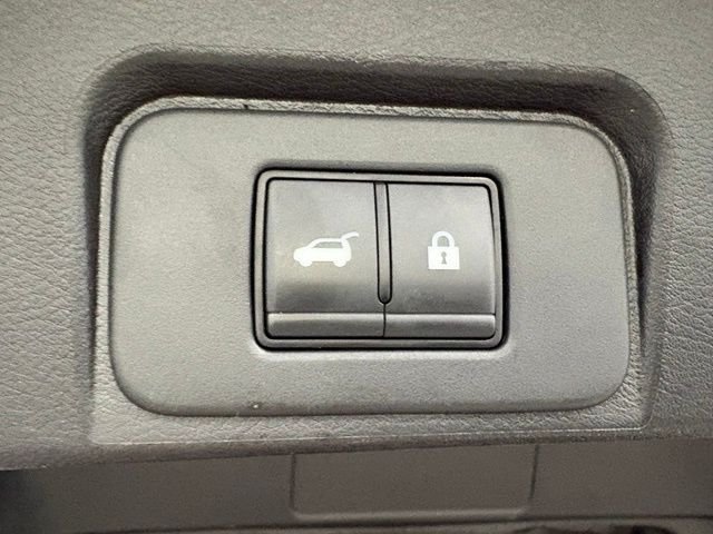 Used 2025 Beige/tan Nissan SV image 9
