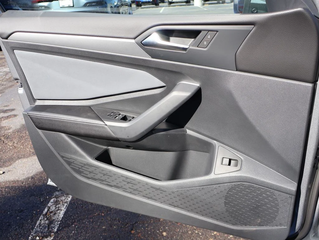 2026 Volkswagen Jetta SE - Photo 36