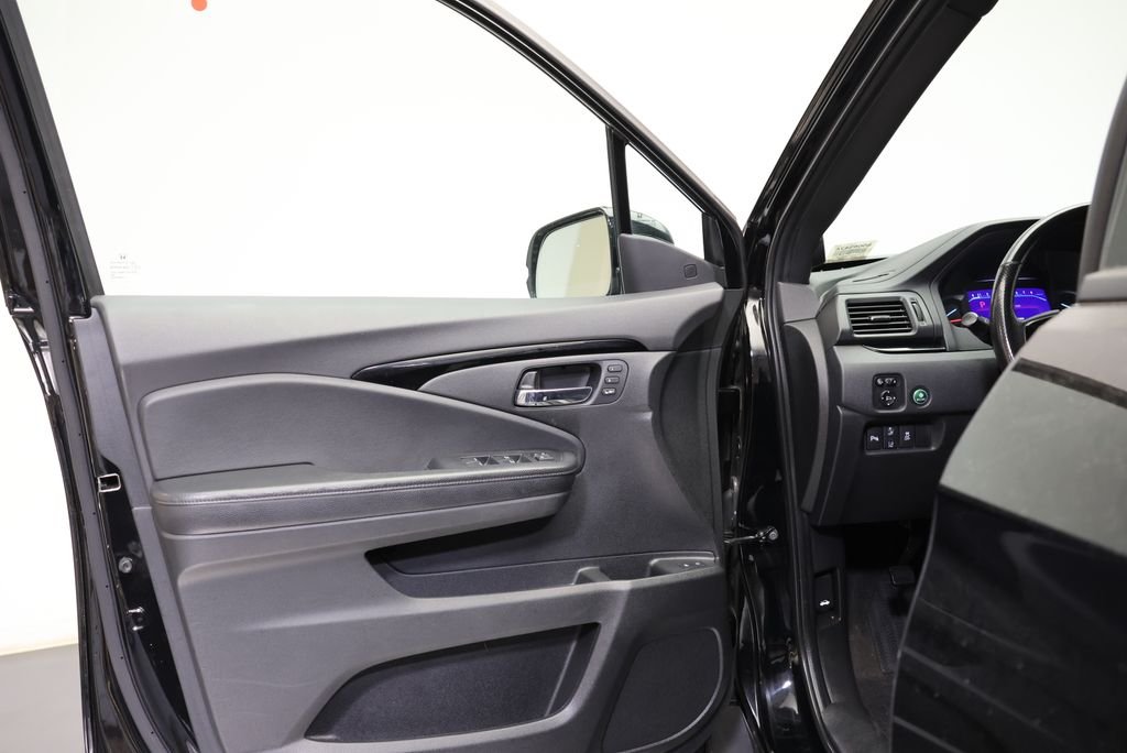 Used 2019 Crystal Black Pearl Honda Elite image 26