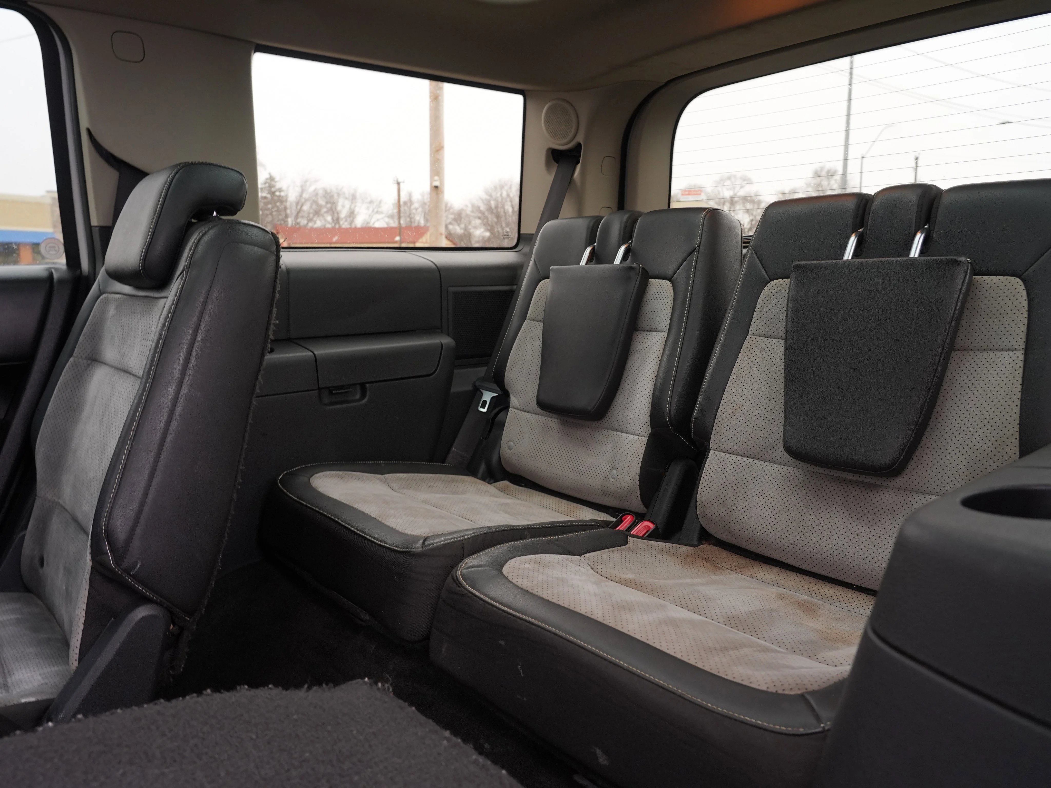 2011 Ford Flex Titanium - Photo 25