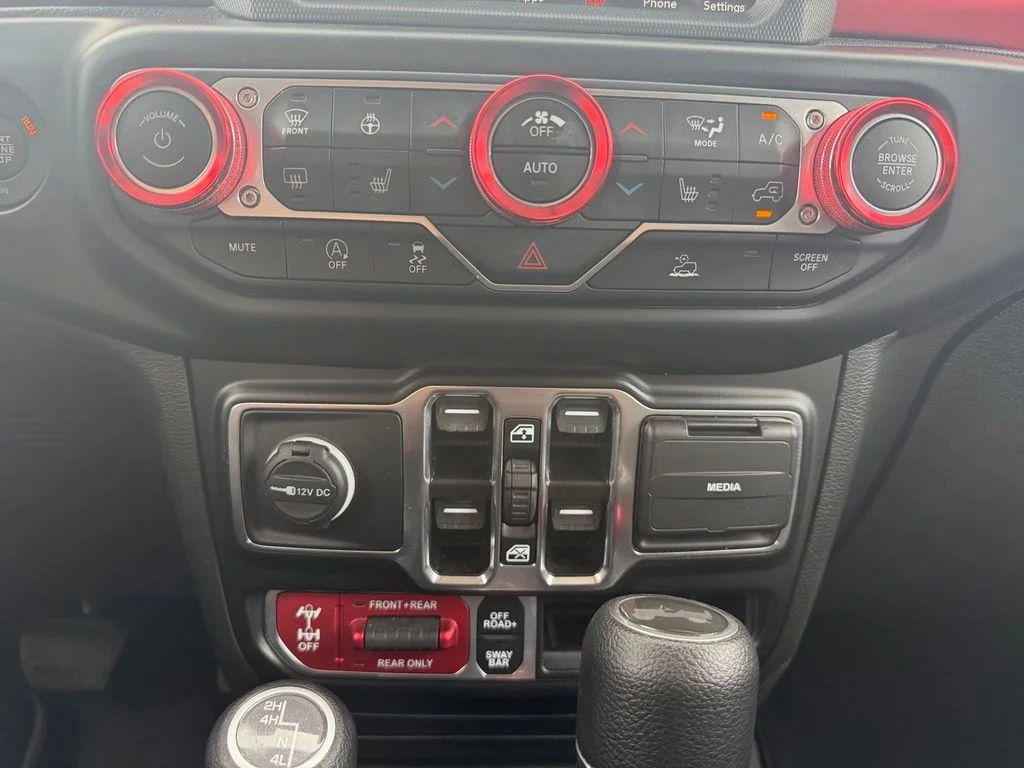 Certified Used 2022 White Jeep Unlimited Rubicon image 24