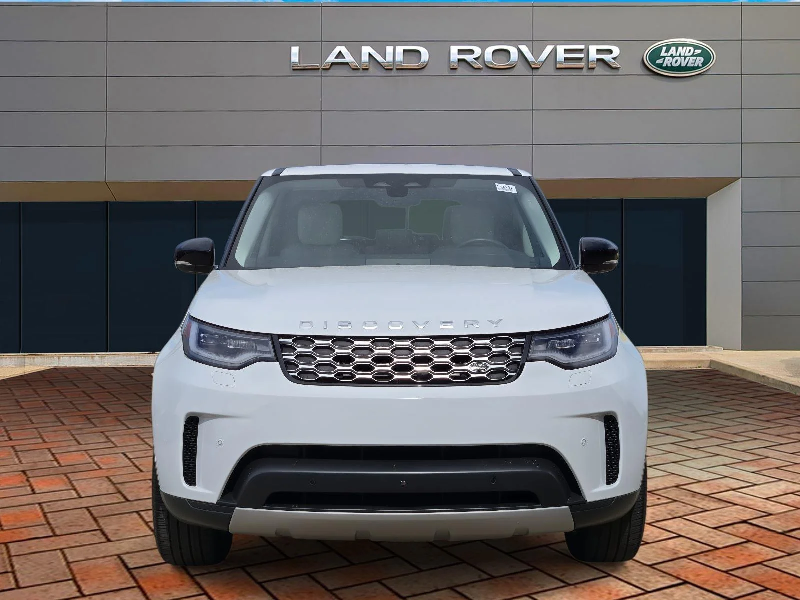 Certified Used 2025 Fuji White Land Rover S image 2