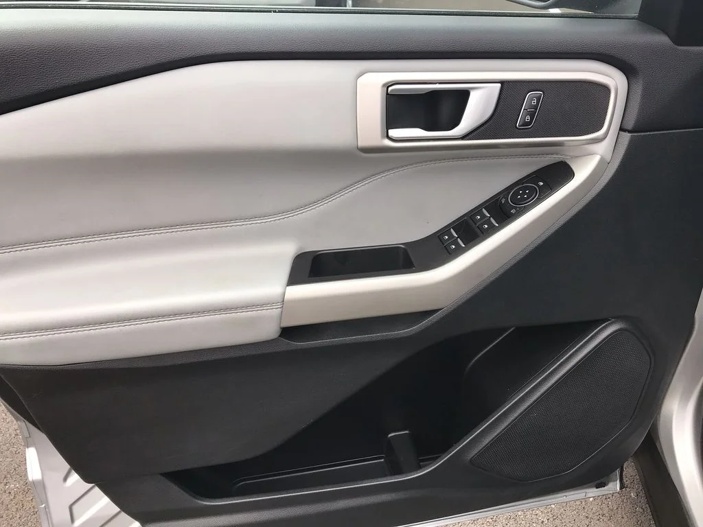 Used 2023 Silver Ford XLT image 13