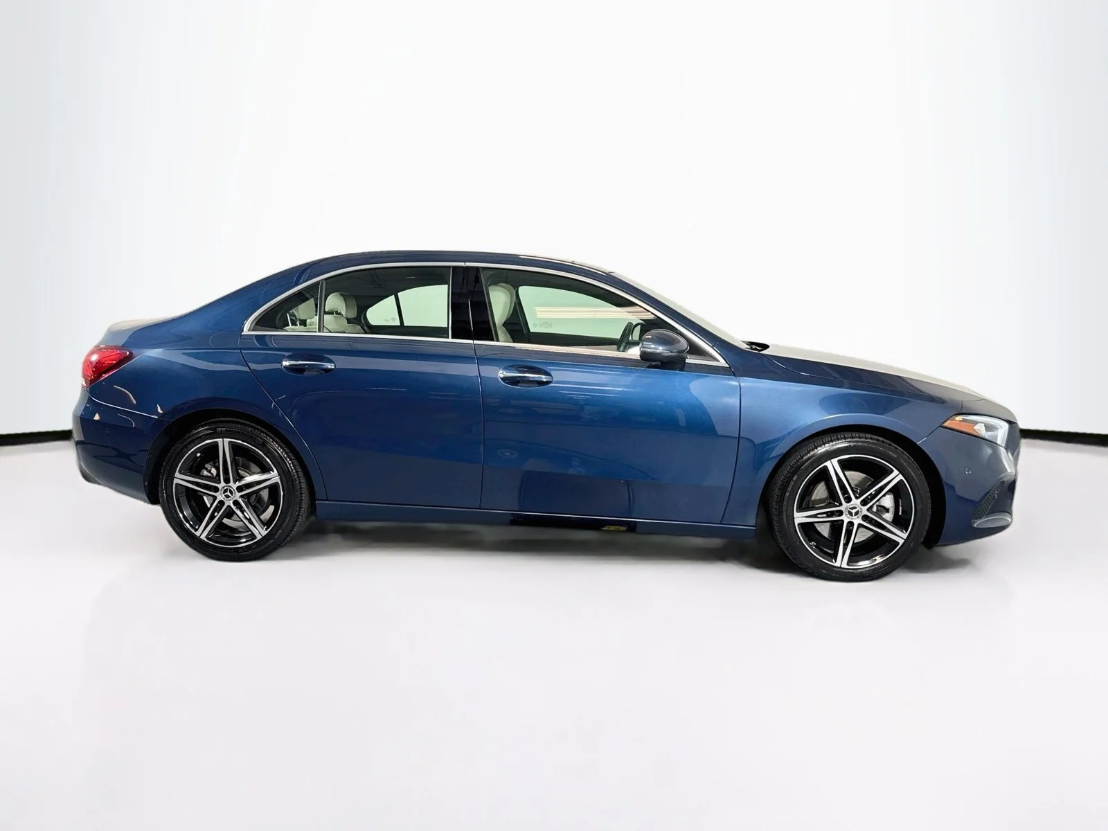 Used 2019 Denim Blue Metallic Mercedes-Benz A 220 image 8
