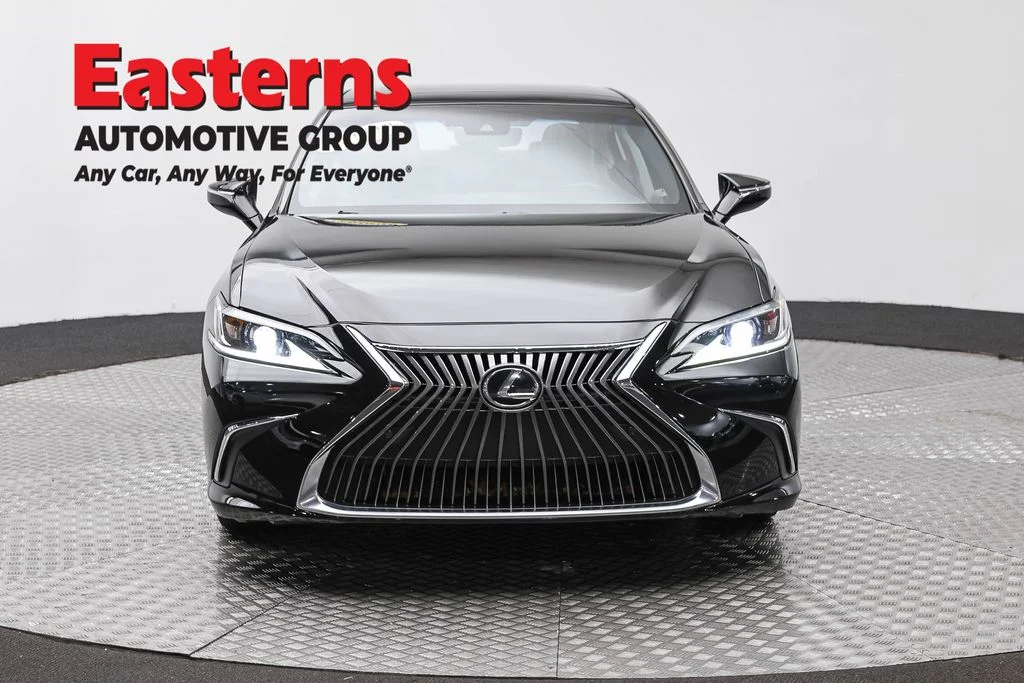Used 2020 Black Lexus 350 Luxury image 2