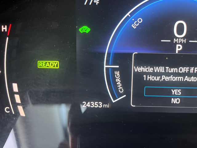 2025 Toyota Camry LE - Photo 28