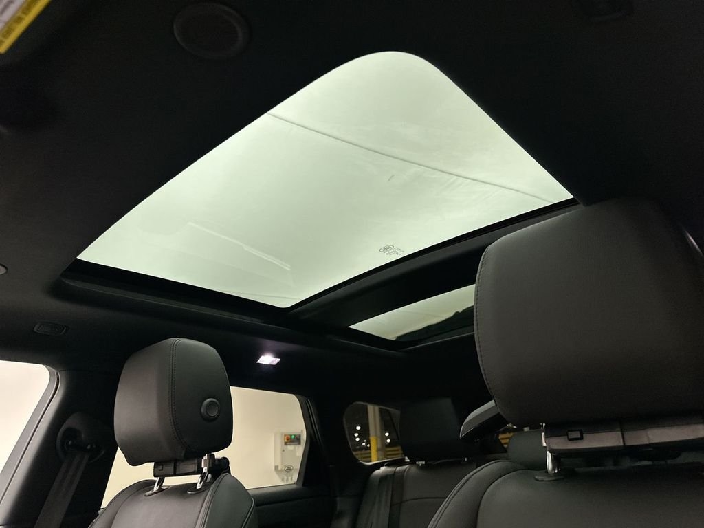 New 2026 Fuji White Land Rover S image 11