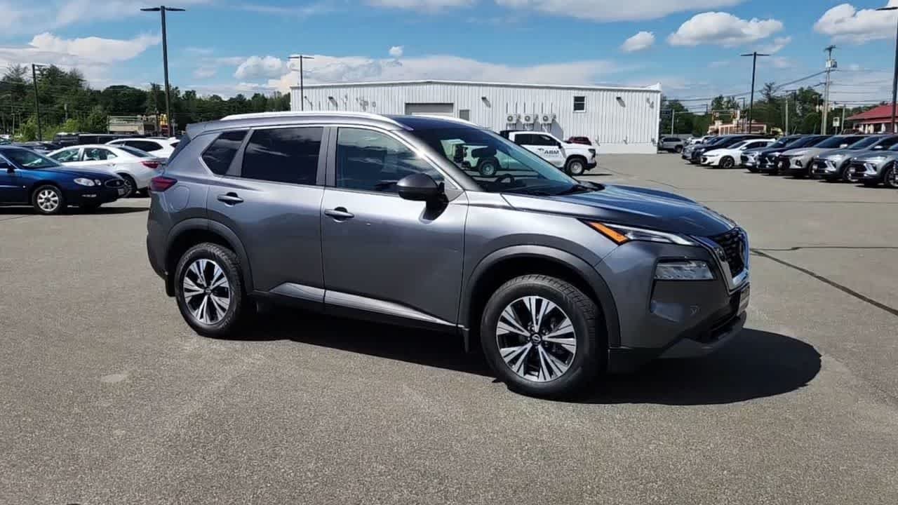 Used 2022 Gun Metallic Nissan SV image 2