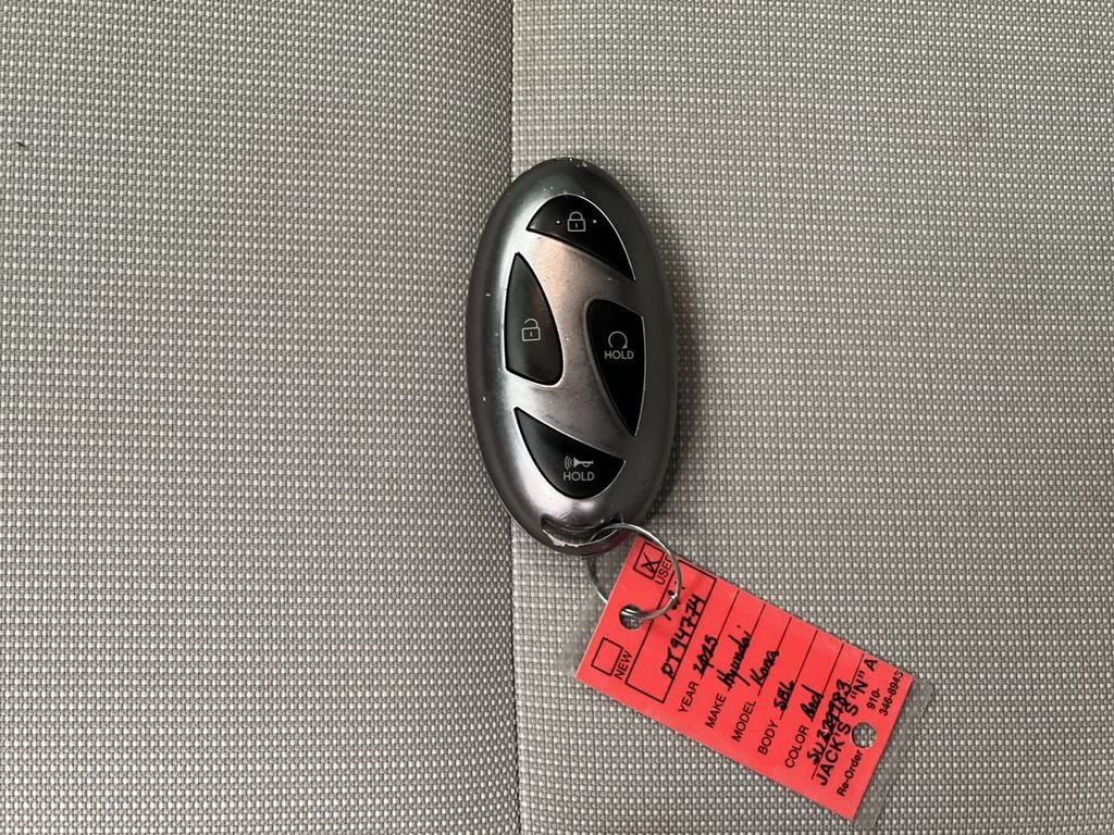 2025 Hyundai Kona SEL - Photo 21