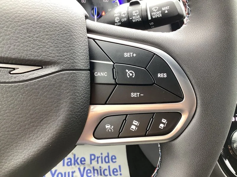 New 2027 Hydro Blue Pearl-Coat Exterior Paint Chrysler Select image 32