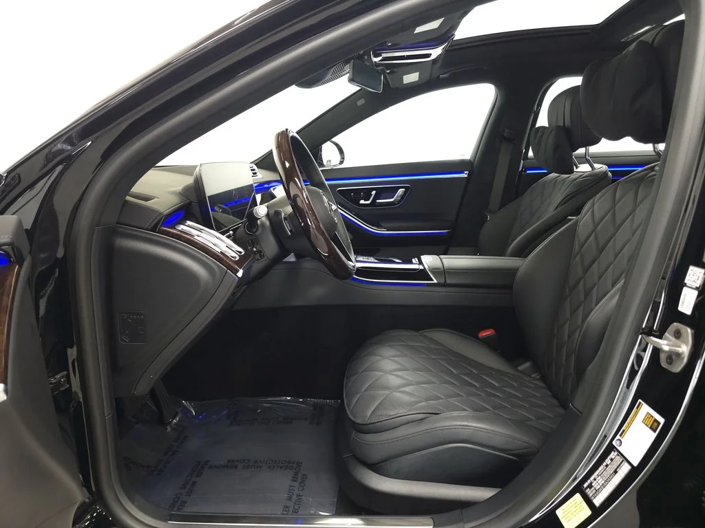 Used 2024 Black Mercedes-Benz S 580e image 8