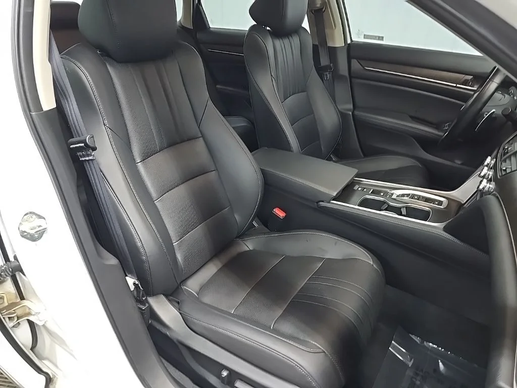 Used 2022  Honda EX-L image 15