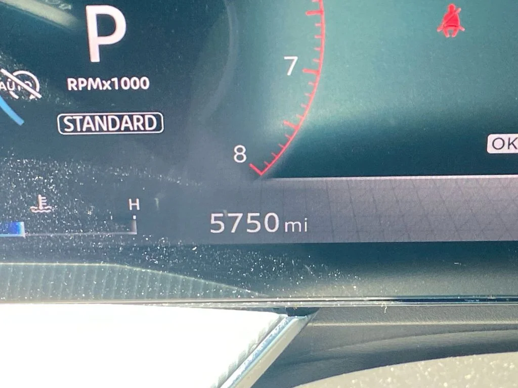 Used 2025 White Nissan Platinum image 9