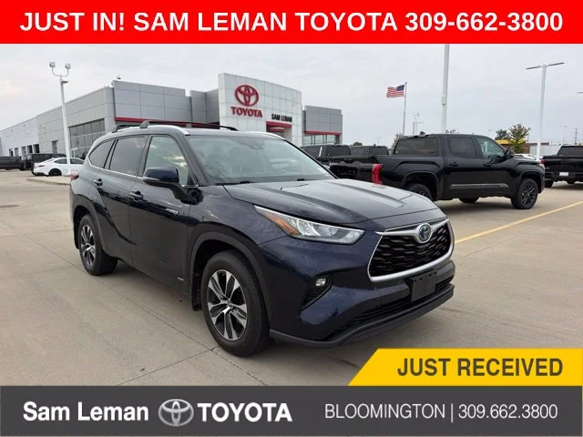 Used 2020 Blue Toyota XLE image 1