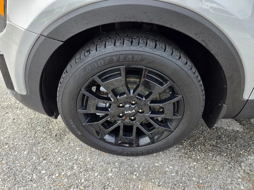 Used 2022 Gray Kia EX image 12