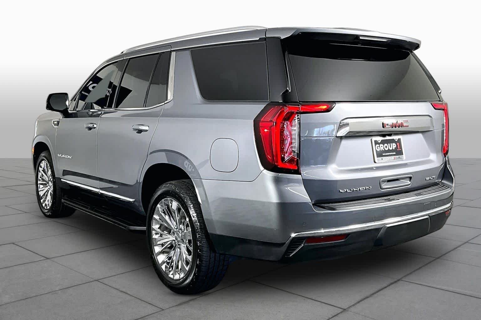 Used 2022 Satin Steel Metallic GMC SLT image 11