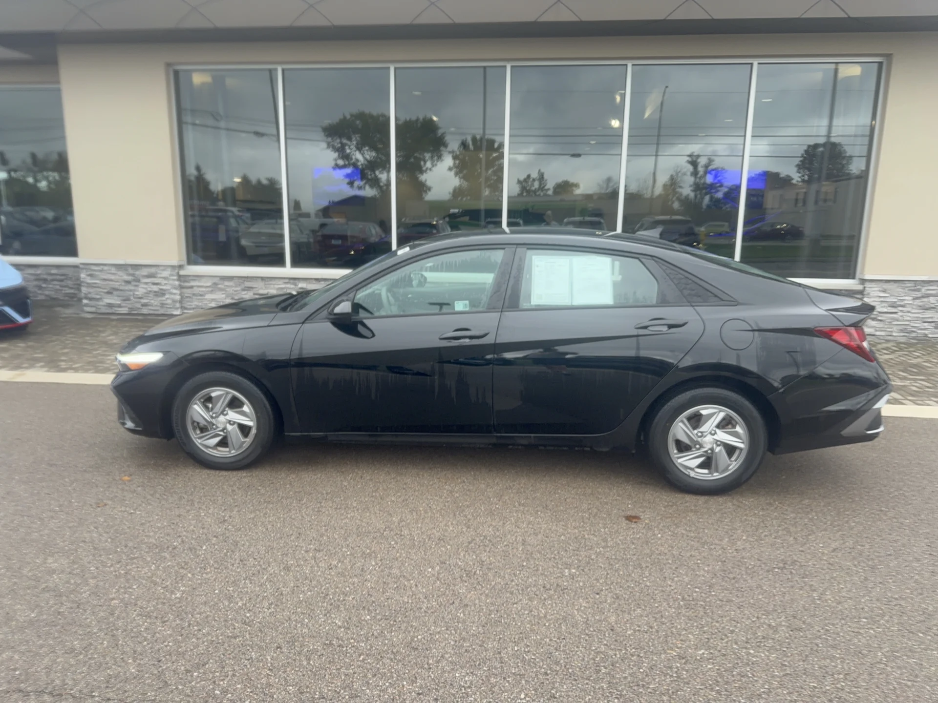 Certified Used 2024 Abyss Black Pearl Hyundai SE image 7