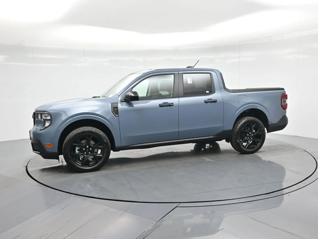 New 2025 Azure Gray Metallic Tri-Coat Ford XLT image 25
