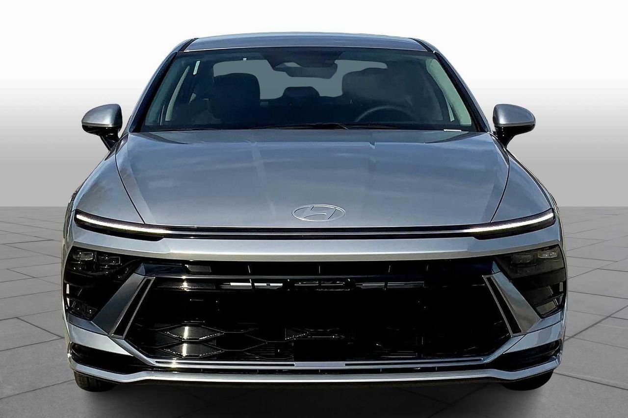 New 2026 Aero Silver Hyundai SEL Sport image 3