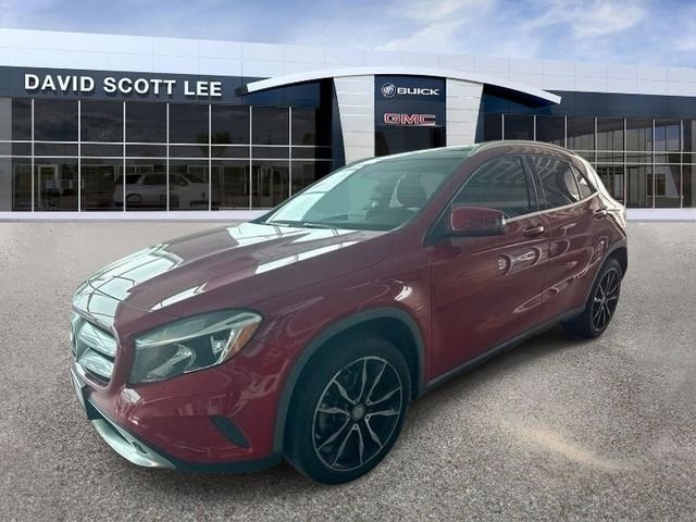 Used 2017 Red Mercedes-Benz GLA 250 image 3