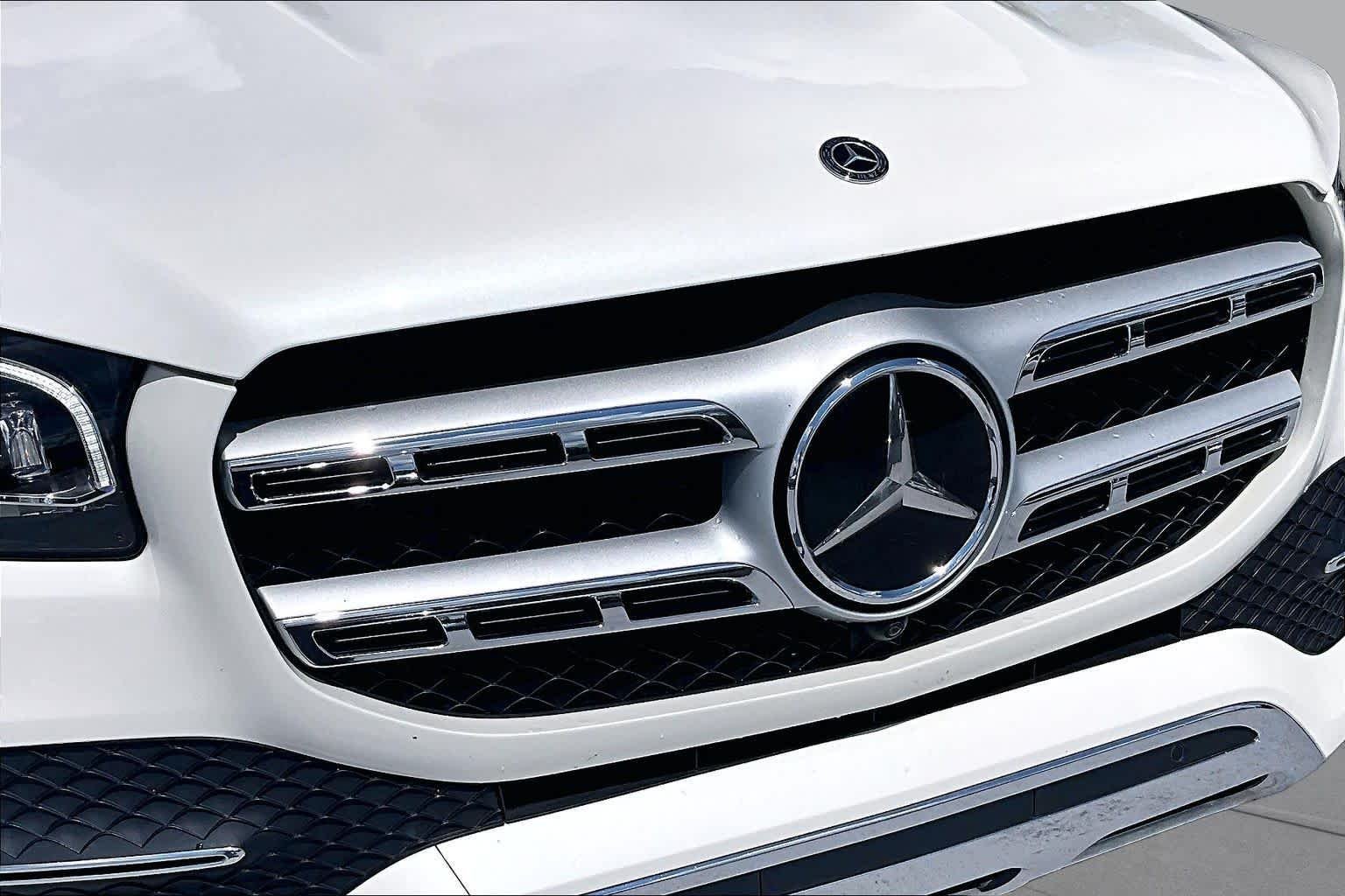 Used 2021 designo Diamond White Bright Mercedes-Benz GLS 450 image 30