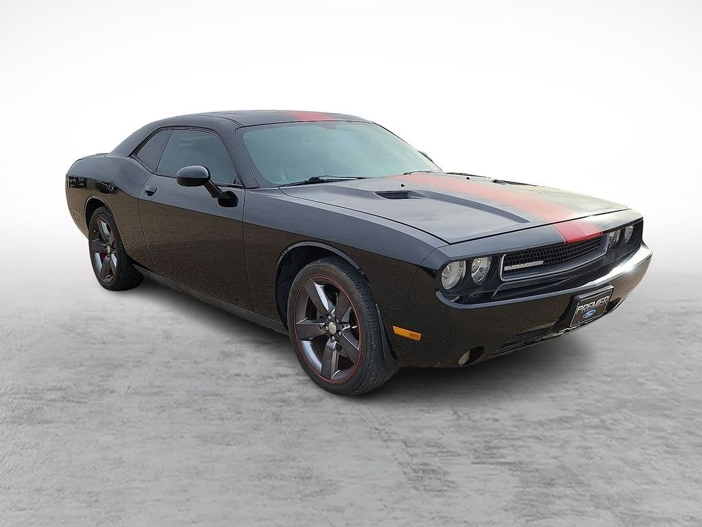 2013 Dodge Challenger SXT's photo