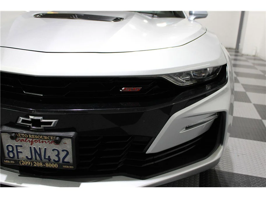 Used 2019 Silver Ice Metallic Chevrolet 2SS image 8