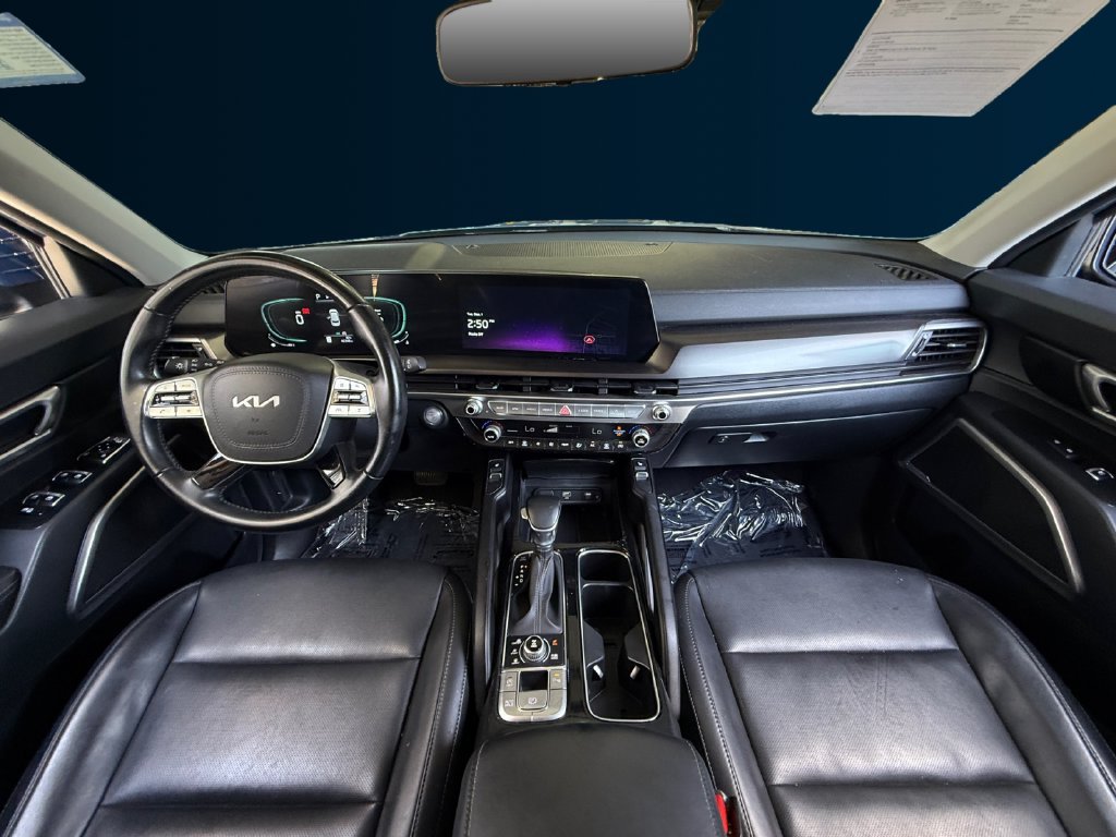Used 2025 Black Kia S image 12