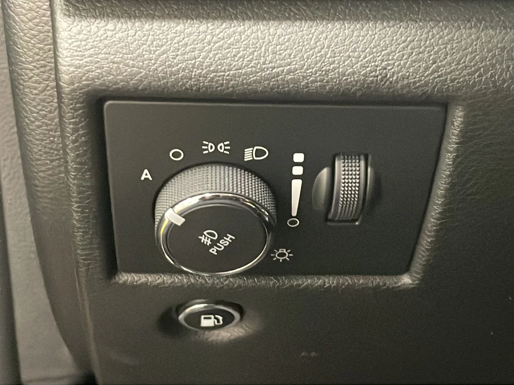 Used 2021 Black Jeep Limited image 28