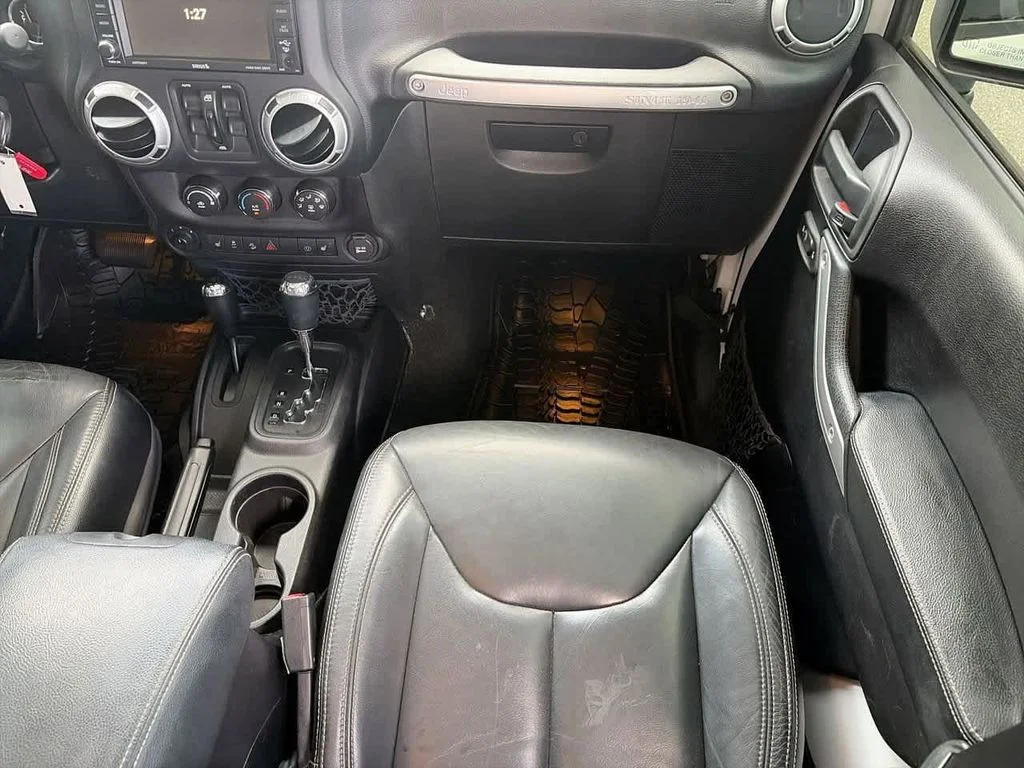 Used 2016 White Jeep Unlimited Rubicon image 12