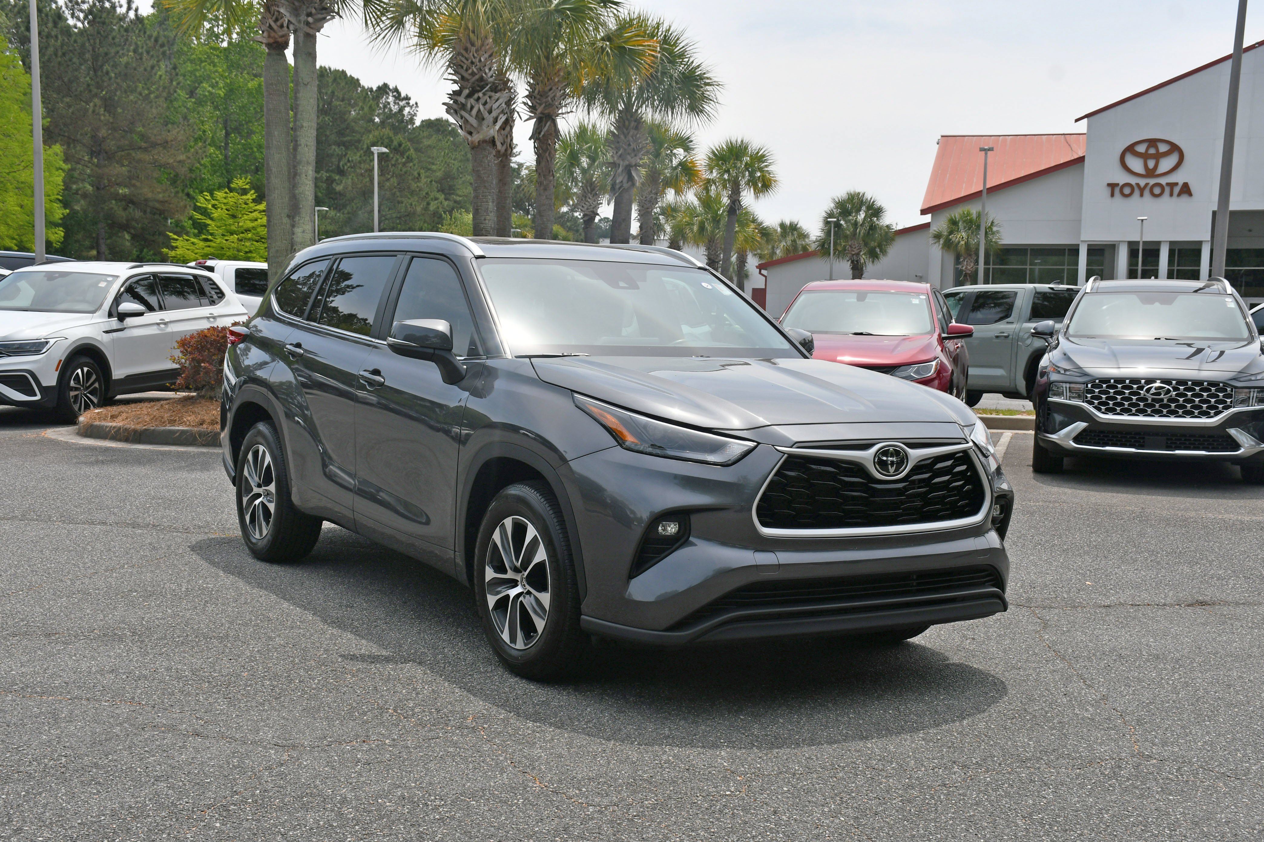 Used 2023 Gray Toyota XLE image 6