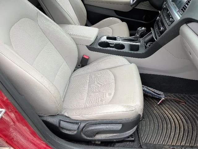 Used 2017 Red Hyundai Sport image 11