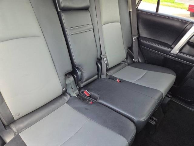 Certified Used 2018 MIDNIGHT BLACK METALLIC Toyota  image 30