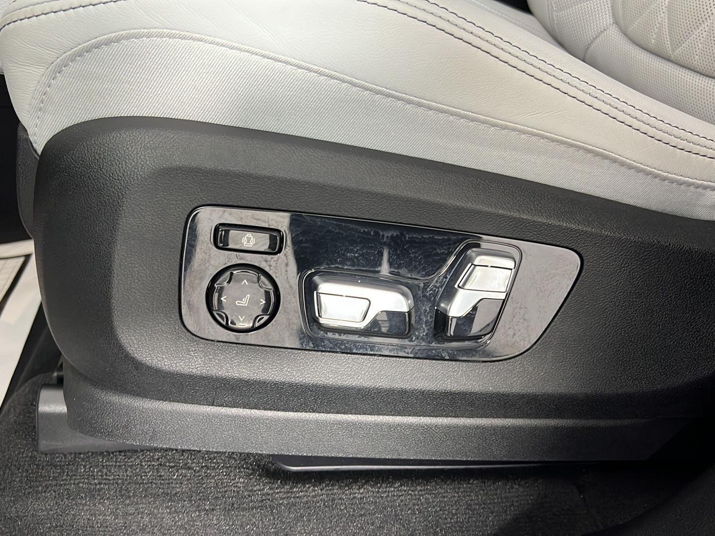 Certified Used 2024 Alpine White BMW xDrive40i image 16