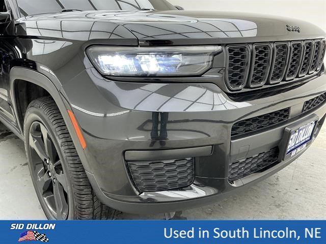 Used 2021 Diamond Black Crystal Pearlcoat Jeep Altitude image 26