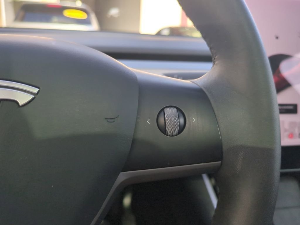 2021 Tesla Model Y Long Range - Photo 32