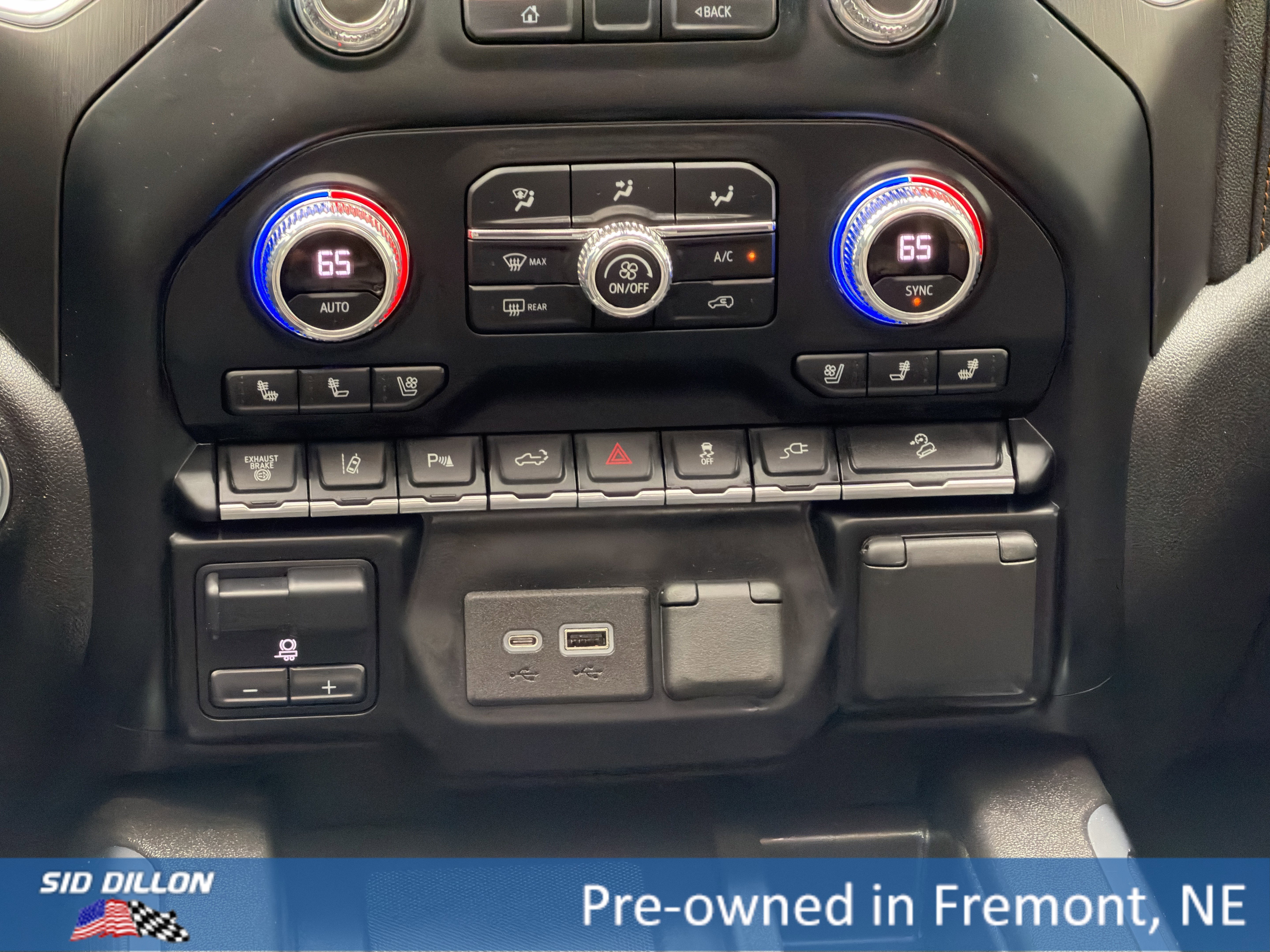 Used 2022 Onyx Black GMC AT4 image 12