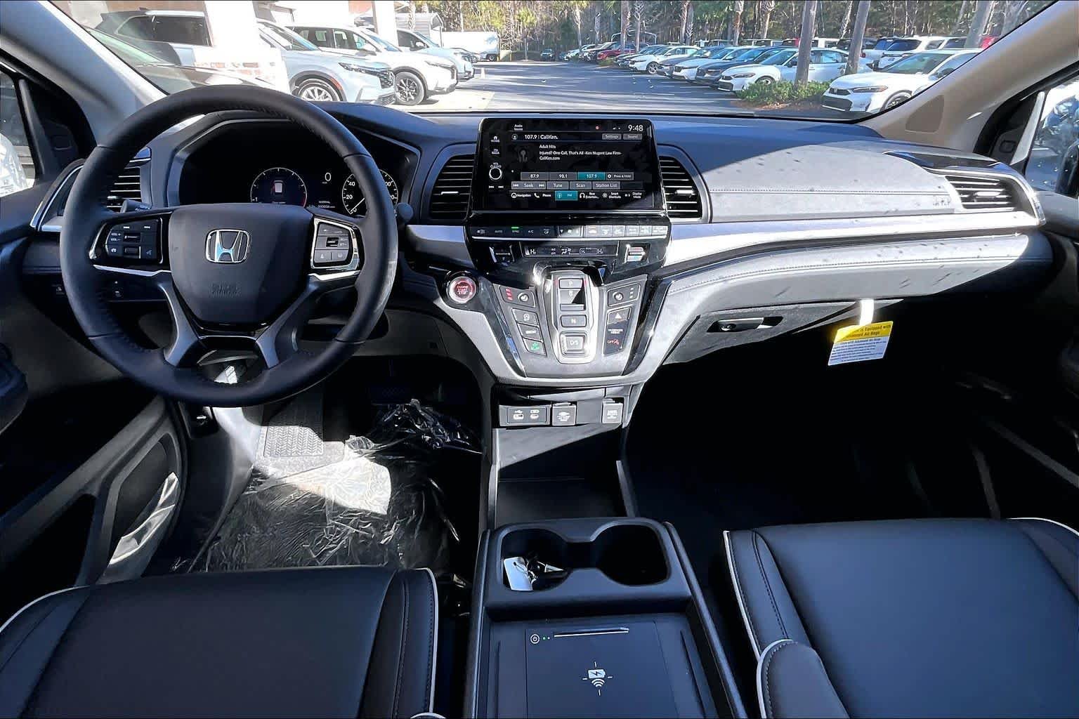 View vehicle photo 5