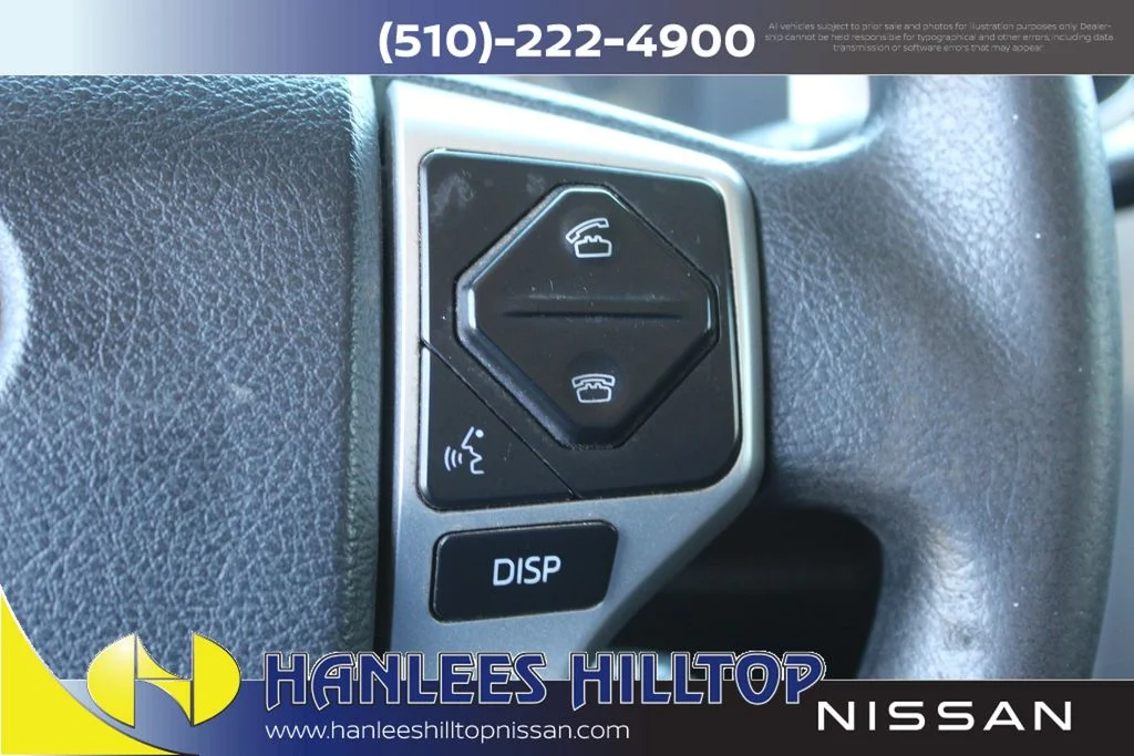 Used 2014 Silver Toyota SR5 image 21