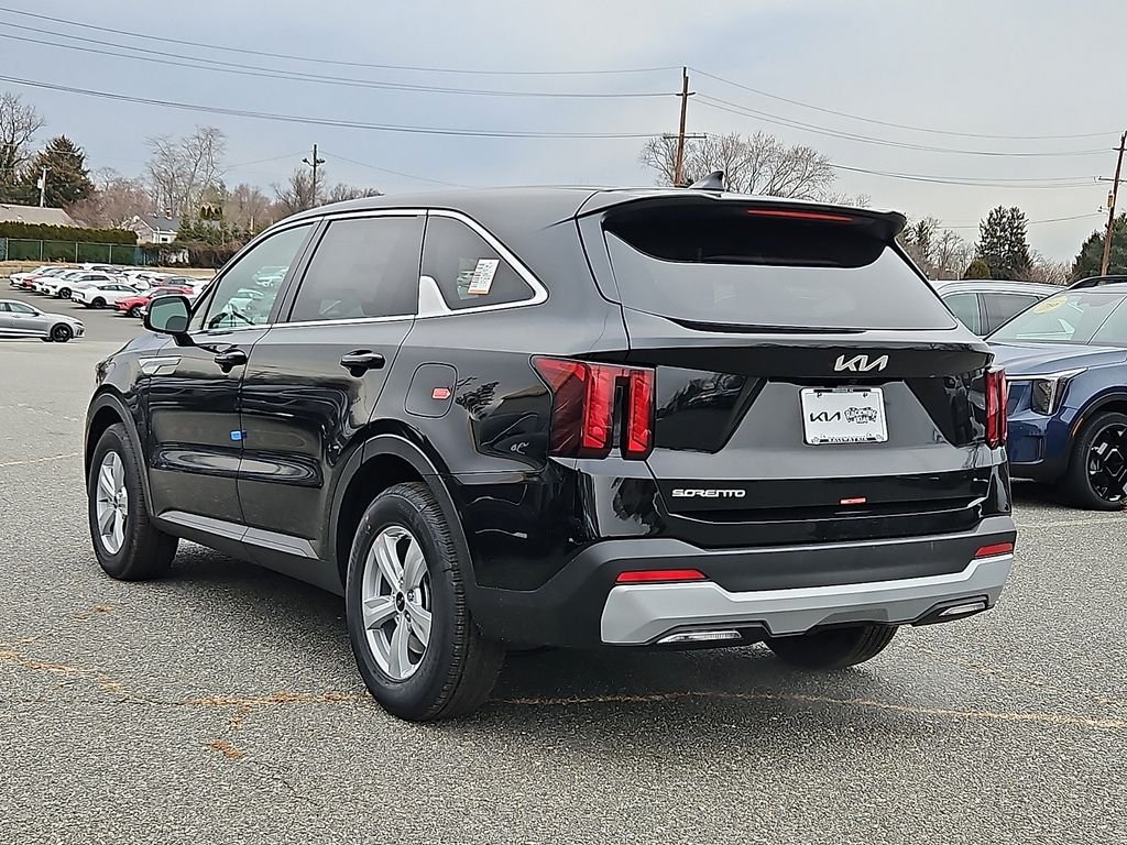 New 2026 Black Kia LX image 4