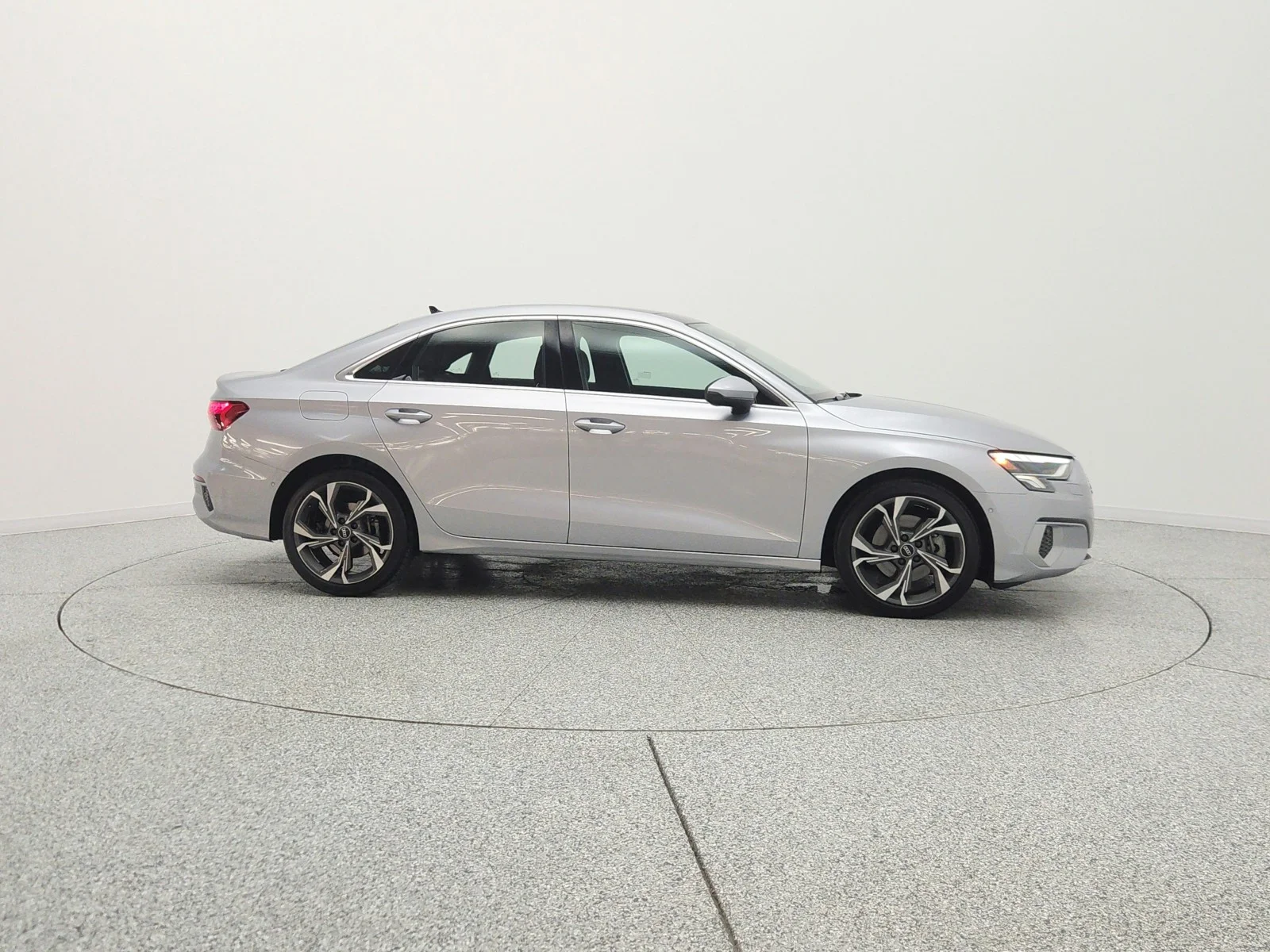 Used 2022 Florett Silver Metallic Audi Premium Plus 40 TFSI image 4