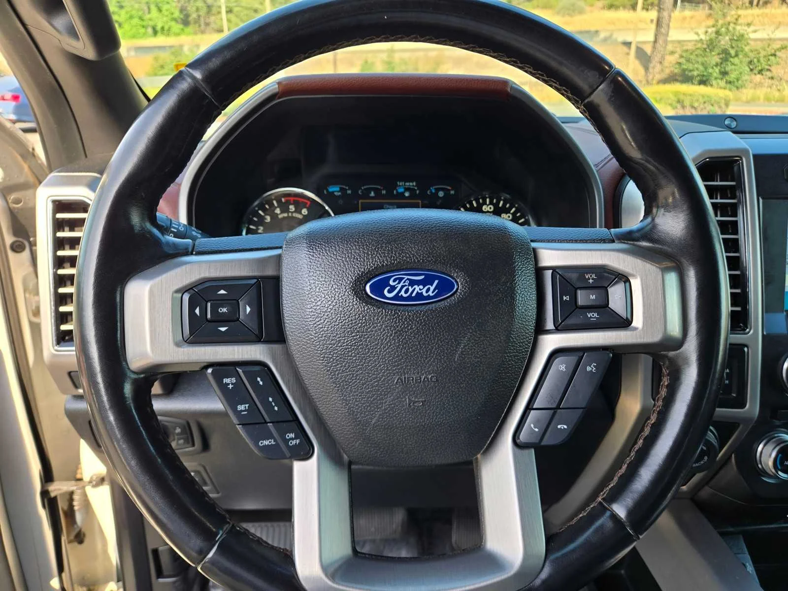 2018 Ford F-150 Platinum - Photo 30