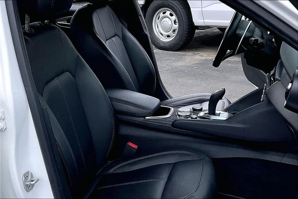 Used 2022 White Alfa Romeo Sprint image 6