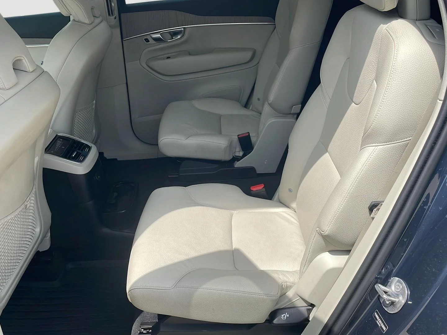 Used 2025 Denim Blue Metallic Volvo Plus image 19