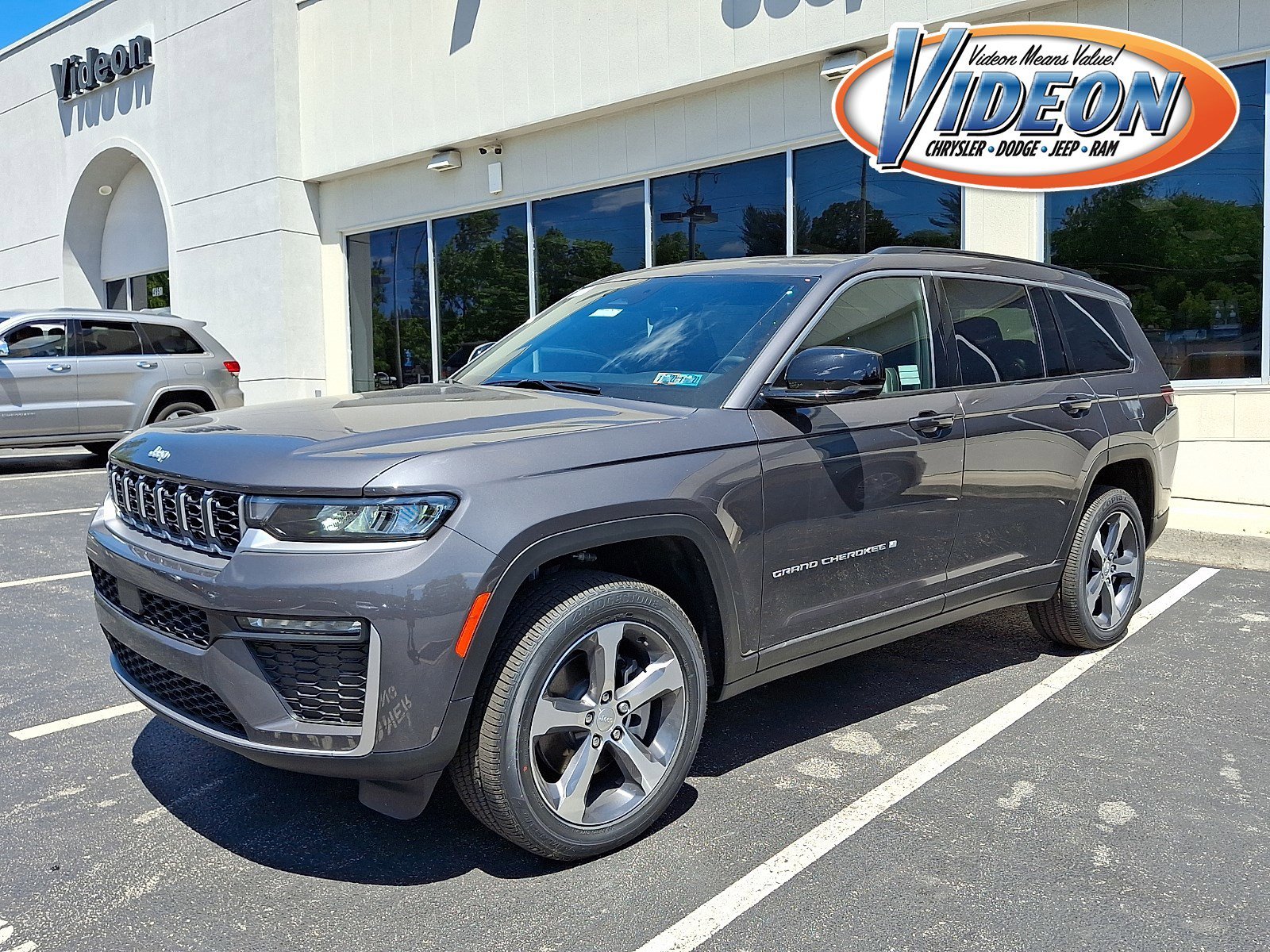 New 2026 Baltic Gray Metallic Clear-Coat Exterior Paint Jeep Limited image 1
