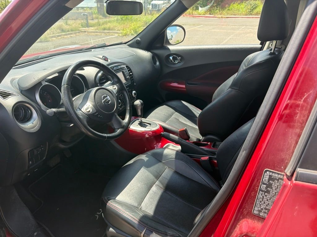 Used 2013 Red Nissan SL image 9