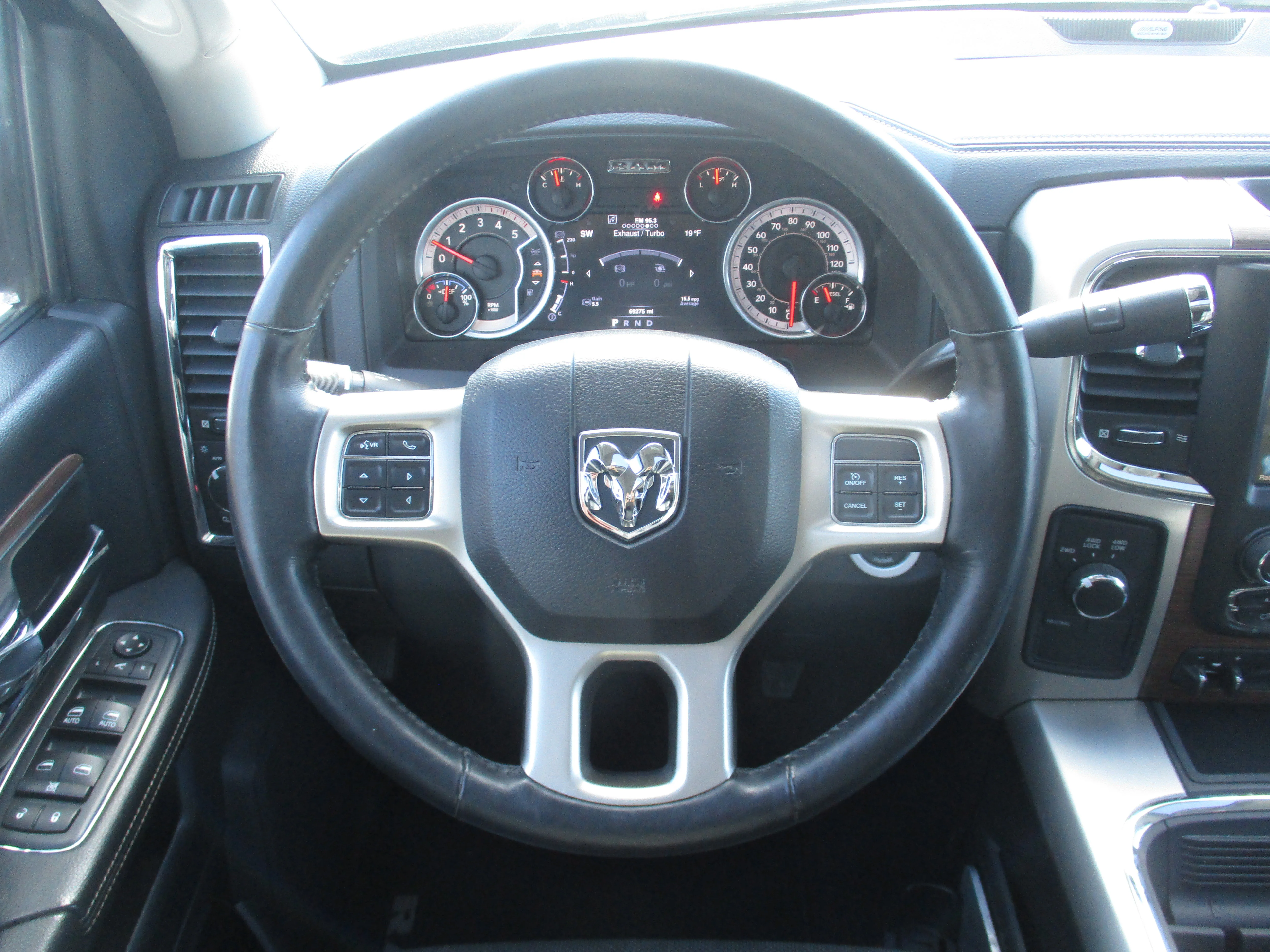 Used 2016 Brilliant Black Crystal Pearlcoat Ram Laramie image 42